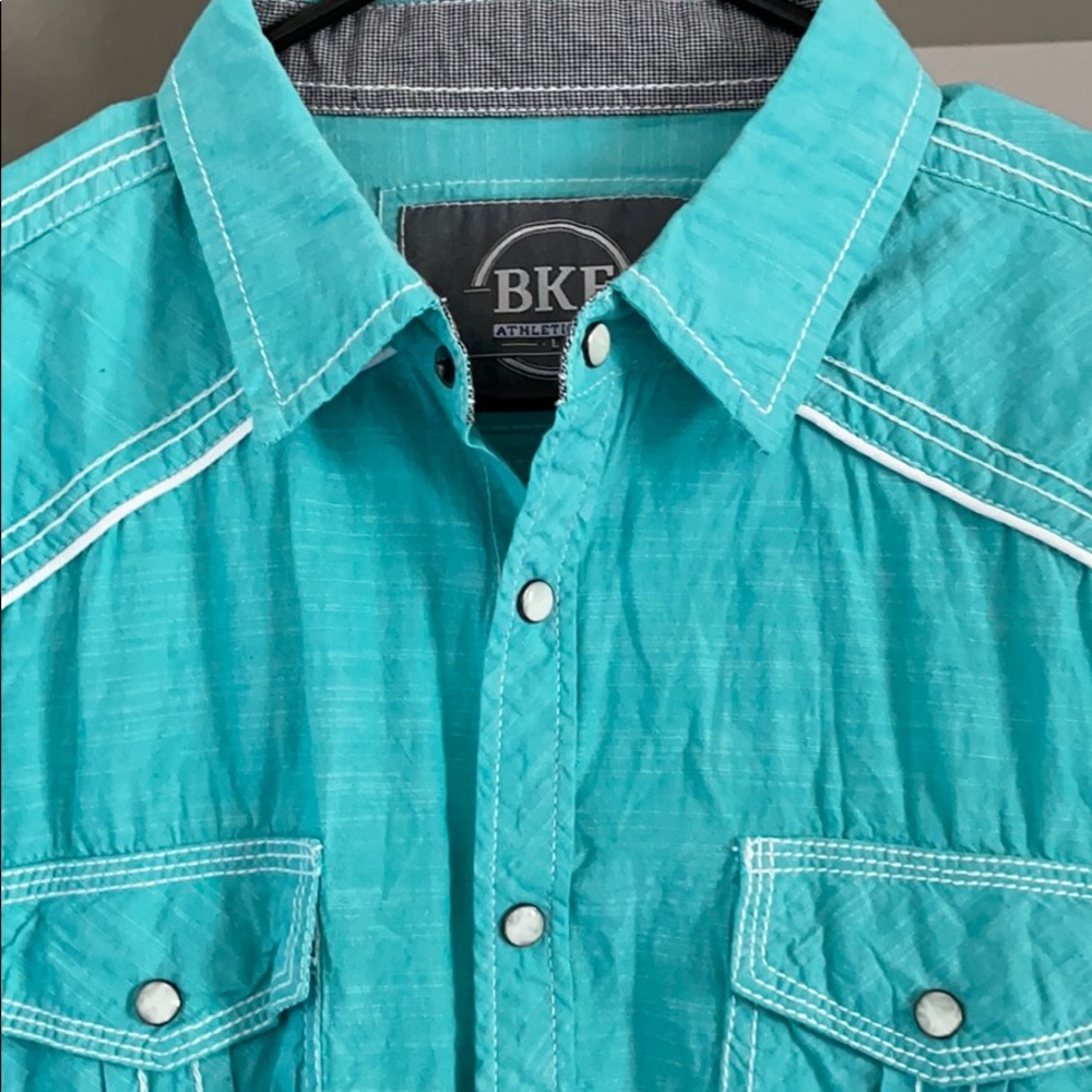 Men's lightweight button down